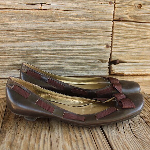 'Gianni Bini' brown ribbon bow ballet micro kitten heels - Picture 1 of 7